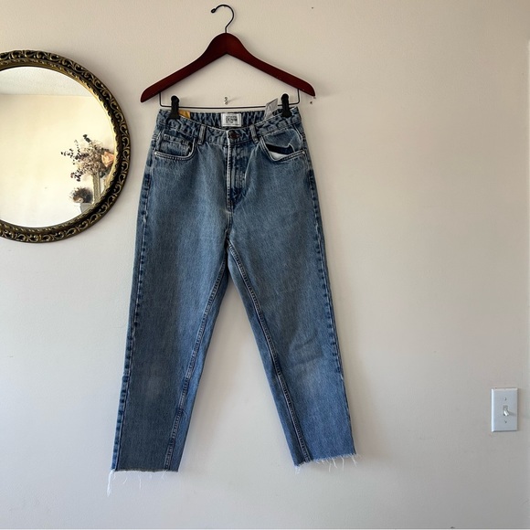 ZARA | High-Rise Mom Jeans - Picture 4 of 7